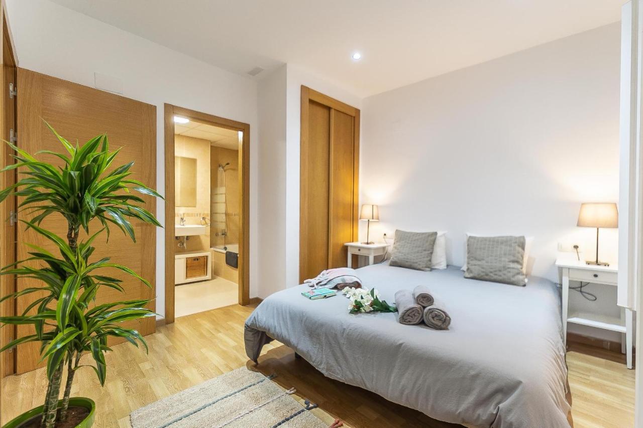 Central Malaga Apartment At Mitjana Plaza Buitenkant foto