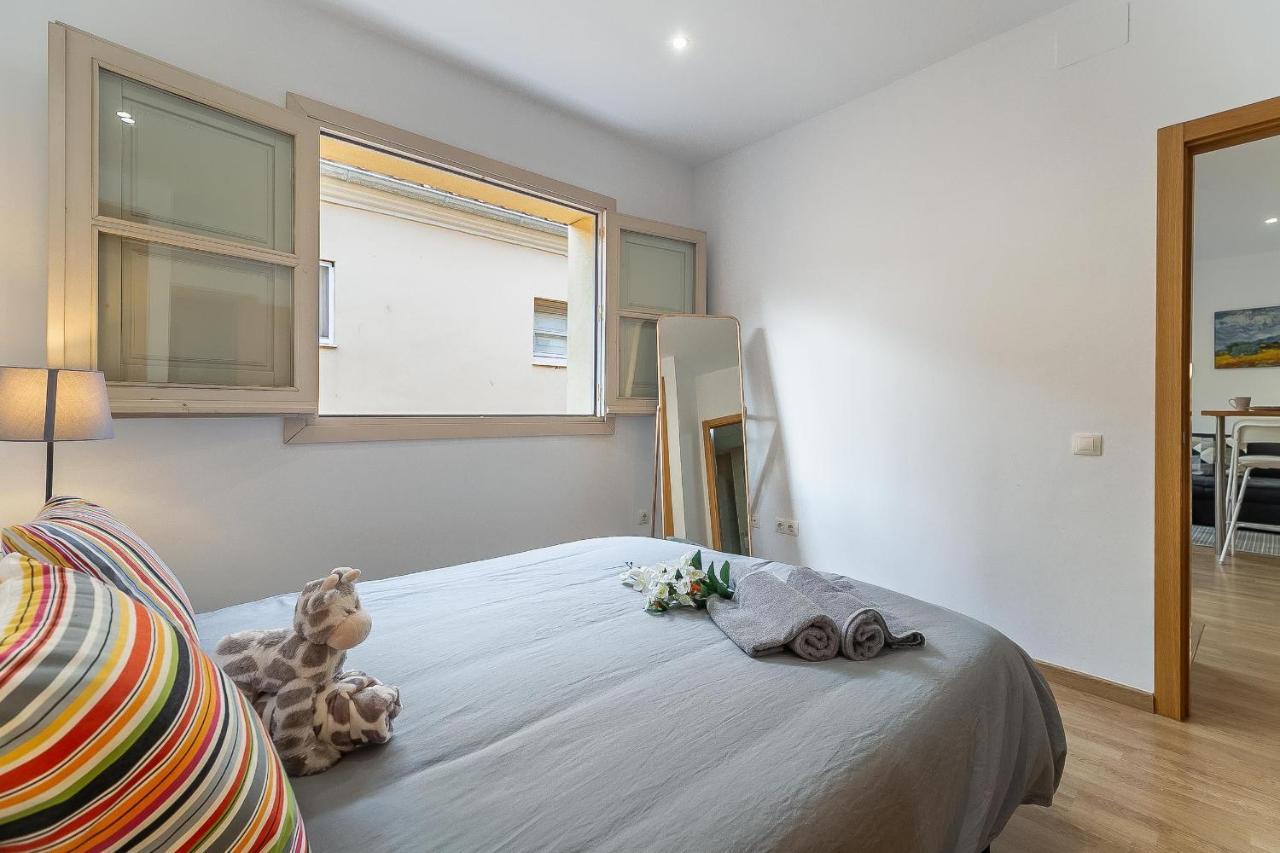 Central Malaga Apartment At Mitjana Plaza Buitenkant foto